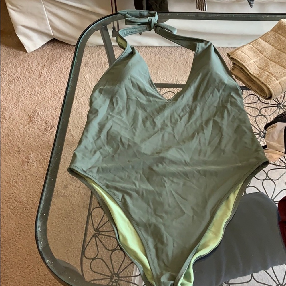 Arie swim! One piece halter bathing suit  🩱